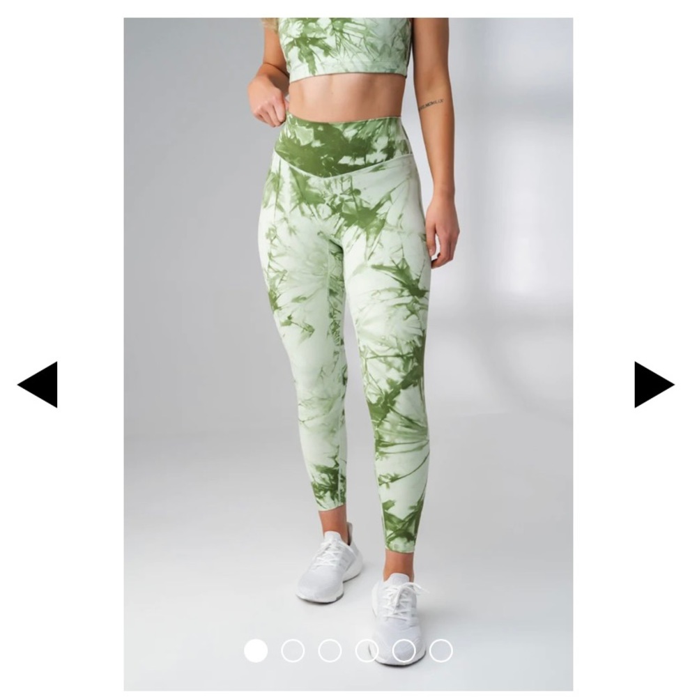Vitality cloud leggings
